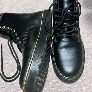 Doc Marten Zavala boot